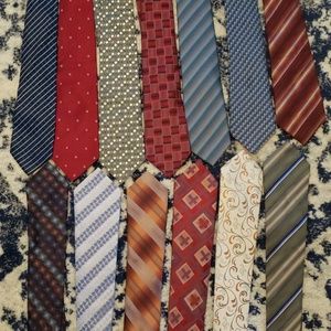 NWOT 13 Van Heusen Silk/Polyester Neck Ties